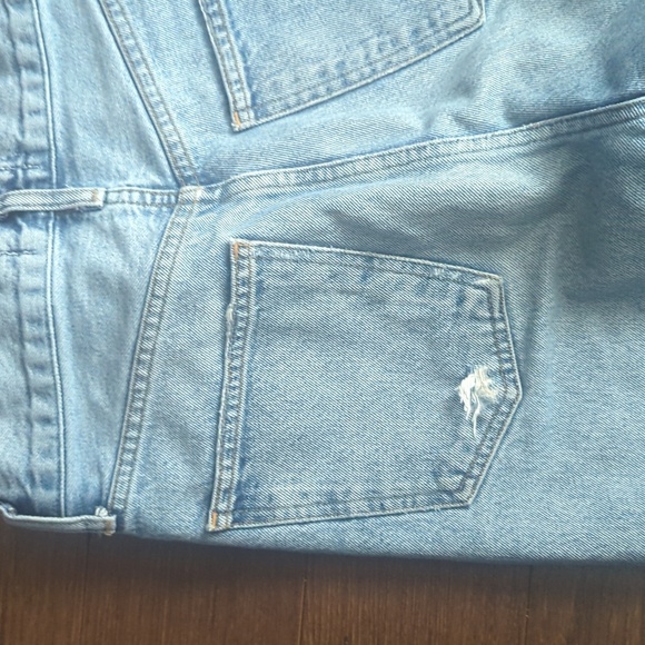 AGOLDE 90's Mid Rise Loose Short - Picture 8 of 11